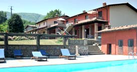 Camporgiano: Appartamenti Casale Rurale, piscina (PO-05)